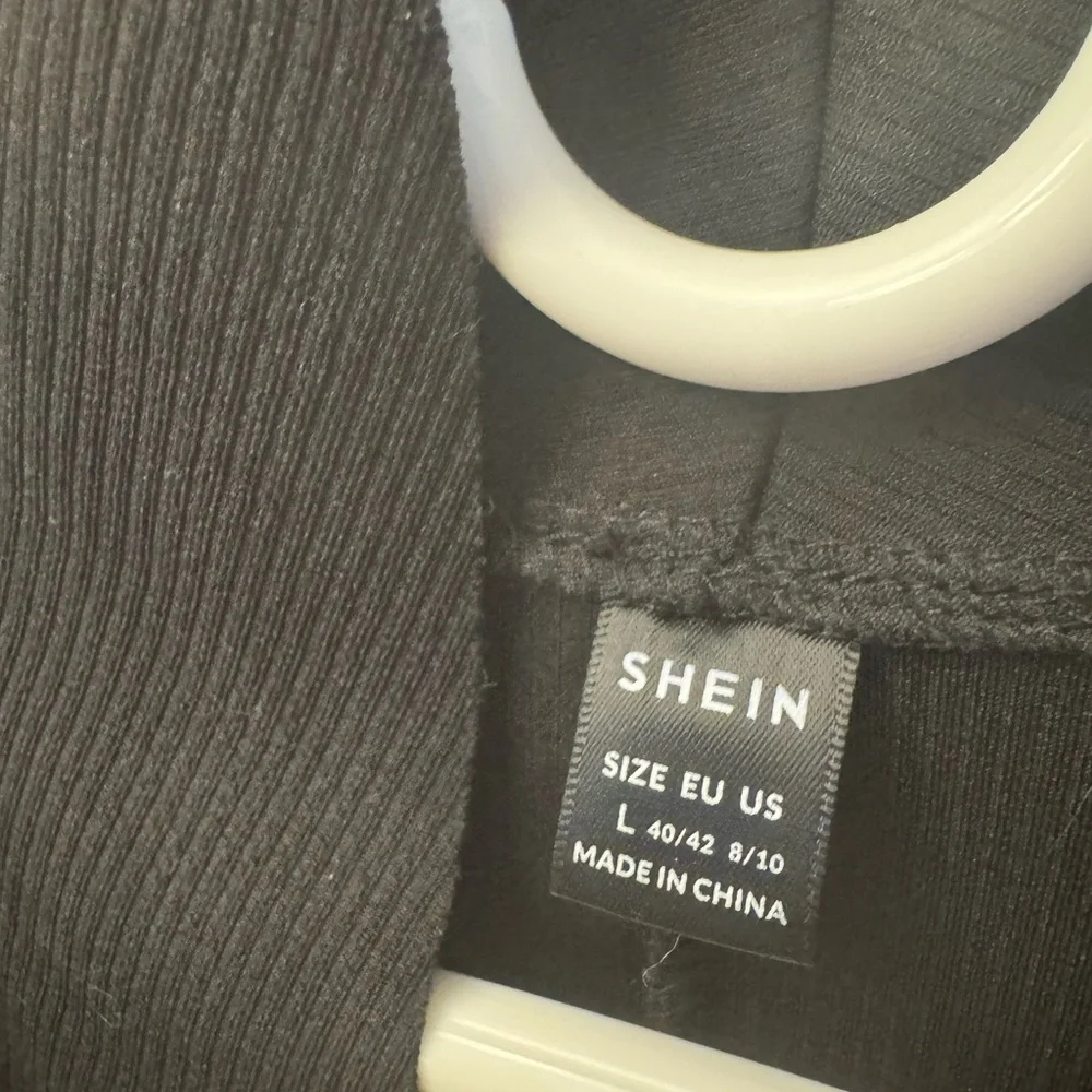 Shein black slight weight layering jacket coat - Picture 3 of 3